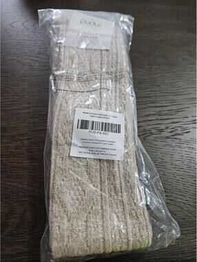 Puduur Beige Sweater Socks